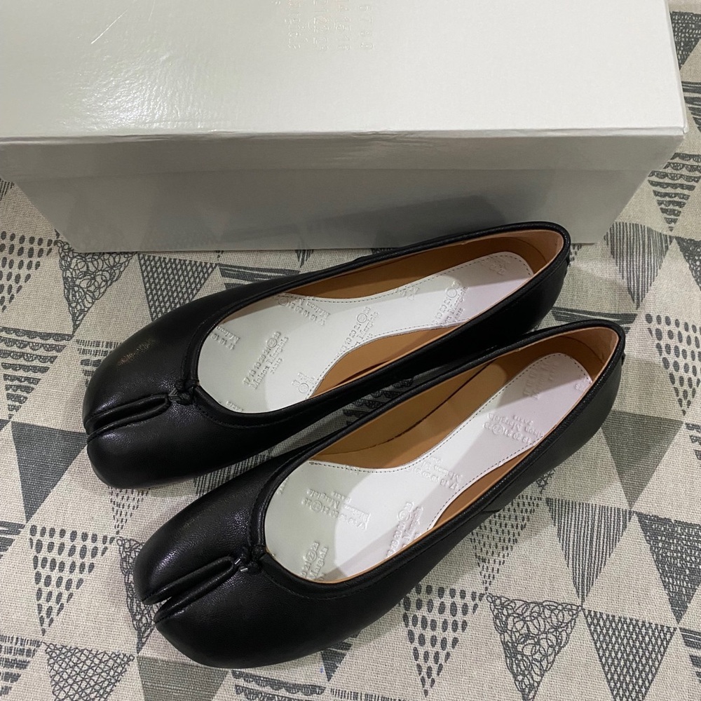 Maison Margiela Black Split-Toe Women’s Ballet Flats